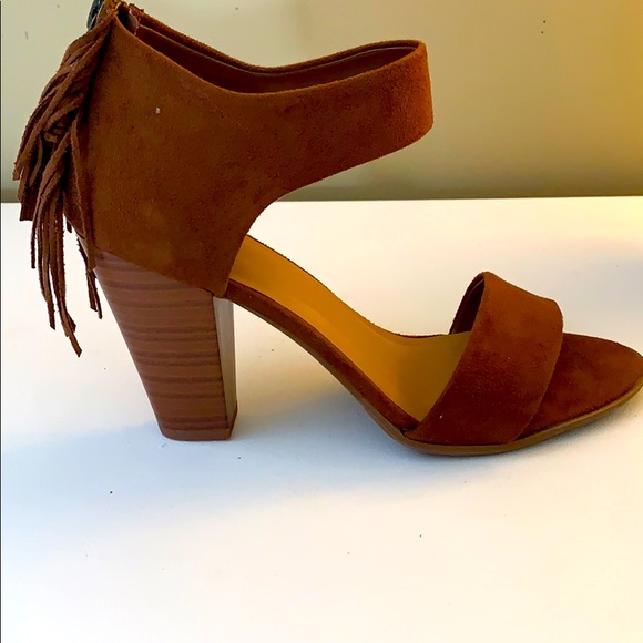 Heels - Picture 4 of 4